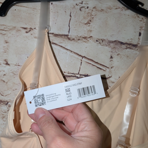 ♥️Capezio Women's Camisole Leotard with Clear Transition Straps, Nude, Large - Picture 4 of 4